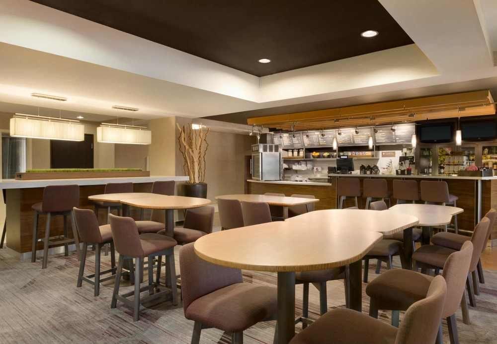 Courtyard By Marriott Bloomington Normal Hotel Exterior photo