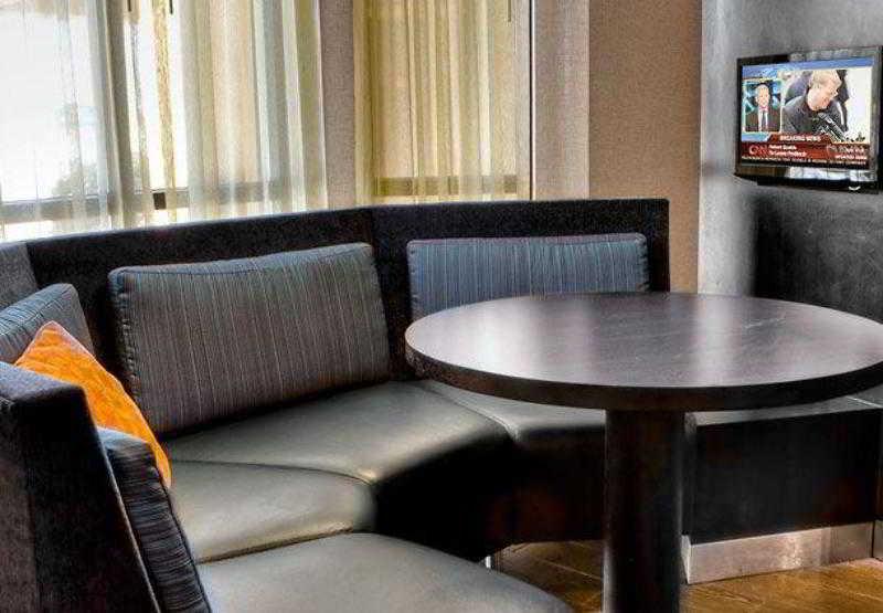 Courtyard By Marriott Bloomington Normal Hotel Interior photo