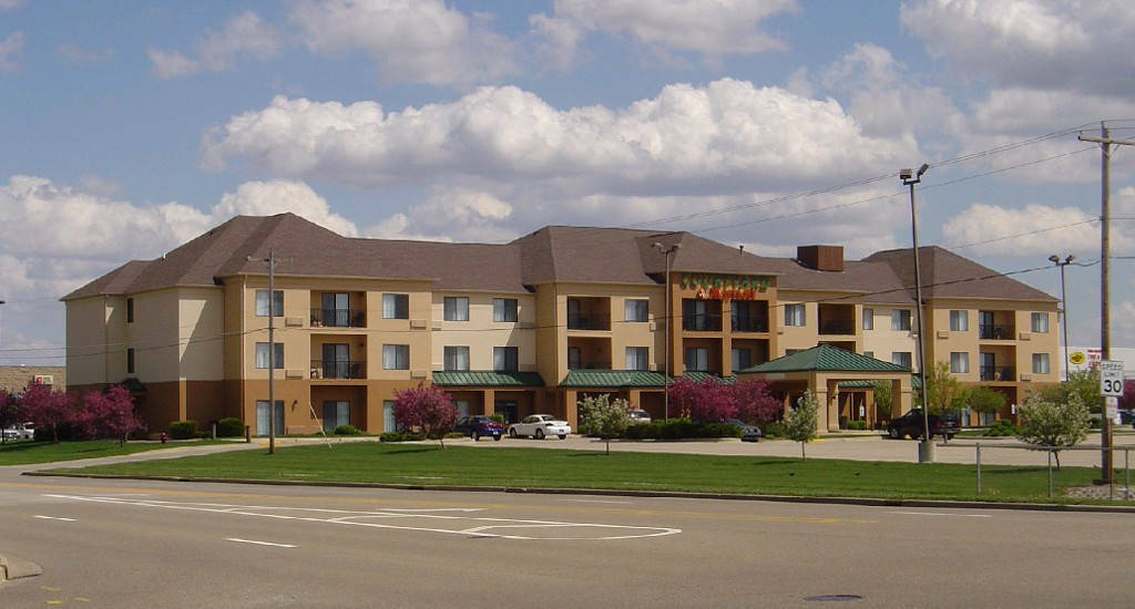 Courtyard By Marriott Bloomington Normal Hotel Exterior photo